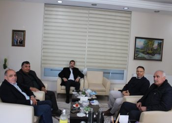 Iğdırlı hemşehrimiz Prof. Dr. Ekrem Gürel odamız yönetim kurulu başkanı Kamil Arslan’ı makamında ziyaret etti.