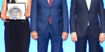 Genel Sekreterimiz Gökçen Turan 70. Yıl Etkinlikleri kapsamında 10 yıl ve üzeri süredir görev yapması nedeniyle plaket almaya layık görüldü.