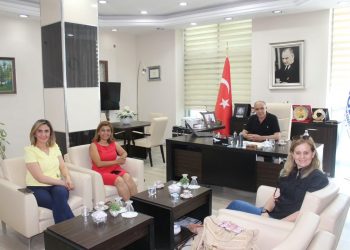 Araz Doğa Sporları ve Kültür Kulübü Derneği Başkanı Serpil Önal odamız yönetim kurulu başkanı Kamil Arslan ‘ı makamında ziyaret etti.Ortak yapılabilecek çalışmalar değerlendirildi. @arazderigdir