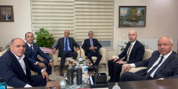 Odamız yönetim kurulu başkanlığına  güven tazeleyerek Yeniden Seçilen Odamız yönetim kurulu başkanı Kamil Arslan ve yönetim kuruluna İlimiz Defterdarı Abdulkadir Büyükfırat ve ekibi Hayırlı  olsun ziyaretinde bulundu