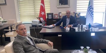 Odamız yönetim kurulu başkanlığına  güven tazeleyerek Yeniden Seçilen Odamız yönetim kurulu başkanı Kamil Arslan ‘a üyemiz Mehmet Yancar Hayırlı  olsun ziyaretinde bulundu