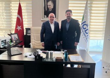 Odamız yönetim kurulu başkanlığına  güven tazeleyerek Yeniden Seçilen Odamız yönetim kurulu başkanı Kamil Arslan ‘a Üyemiz Kasım Birge  Hayırlı  olsun ziyaretinde bulundu