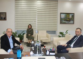 Dilucu Gümrük Müdürü V.Erdan Esen odamız yönetim kurulu başkanı Kamil Arslan ‘ı makamında ziyaret etti