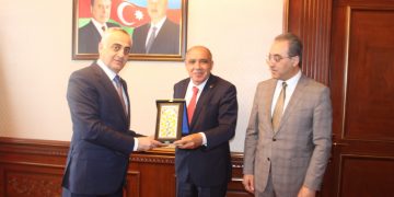 Nahçivan ve Iğdır arasında ticareti geliştirme ve işbirliğinin artırılmasına yönelik Nahçivan özerk cumhuriyetine odamız tarafından ziyaret gerçekleştirildi.