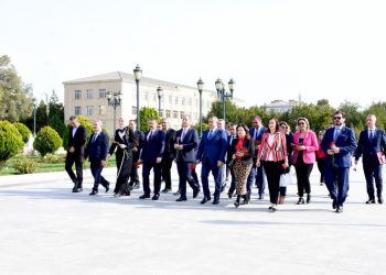 HAYDAR ALİYEV ANITIONA ZİYARET..