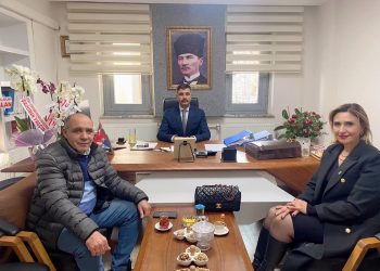 Odamız yönetim kurulu başkanı Başkanı Kamil Arslan ve Genel sekreteri Gökçen Turan Ticaret il müdürlüğüne atanan Mücahit Yalçın’a hayırlı olsun ziyaretinde bulundu.Başkan Arslan İki kurum arasındaki uyumlu çalışmanın devam edeceğini belirtirken başarılar diledi.