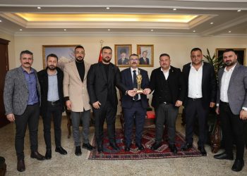 Odamız TOBB Iğdır Genç Girişimciler Kurulu Başkanı Uğur Artantaş ve yönetim  kurulu üyeleri Sayın valimiz Ercan Turan ‘a makamında ziyaret etti.