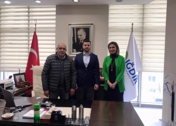 HDY Şirketler yönetim kurulu başkanı,İMAS Toplu İşyeri Yapı Kooperatifi Başkan Yardımcısı ,İstanbul Ticaret Odası Meclis üyesi Hemşehrimiz Hidayet YILDIRIM Odamız yönetim kurulu başkanı Başkanı Kamil Arslan’ı makamında ziyaret etti.Ziyaretde Iğdır ,Ticaret ve Yatırım olanakları değerlendirildi.