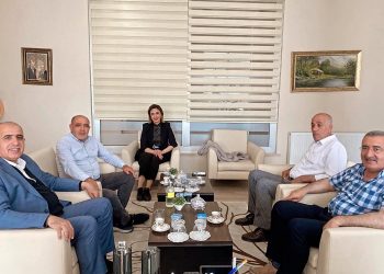 Ağrı Ticaret ve sanayi Odası başkanı Saim Alpaslan ve beraberindeki heyet odamız yönetim kurulu başkanı Kamil Arslan ‘ı makamında ziyaret etti. @atsokurumsal