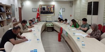 Iğdır Ticaret ve Sanayi Odası ve TOBB MEYBEM A.Ş işbirliğinde Mesleki Yeterlilik Belgelendirme sınavları kapsamında Sorumlu Emlak Danışmanı Seviye-5 sınavı Iğdır TSO hizmet binasında gerçekleşti. Iğdır Ticaret ve Sanayi odası tarafından organize edilen Sorumlu Emlak Danışmanlığı Belgesi sınavı 26/27/28-06-2024tarihlerinde ITSO Meclis toplantı salonunda yapıldı. Sınavda MEYBEM değerlendiricisi Mustafa Taşkıran görev aldı.12 adayın katılım sağladığı sınavda 12Teorik ve 10 adayın yazılı olmak üzere iki aşamalı gerçekleştirilen sınavlarda taşınmaz ticareti hakkındaki yönetmelik madde 5 ve 6 kapsamındaki şartları yerine getirdikleri taktirde başarılı olan adaylar gayrimenkul alım ve satımında bu belge ile işlem yürütebileceklerdir