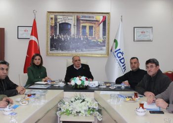 Odamız nakliye sektöründeki üyelerimiz ile sektör toplantısı yapıldı.Toplantıda 28/12/2024 tarih 9366 sayılı resmi gazetede yayınlanan Türk plakalı araçlara İran’da uygulanan yöntemle mütekabiliyet esasları değerlendirildi.Nakliye sektöründe yaşanan sıkıntılar dile getirildi.